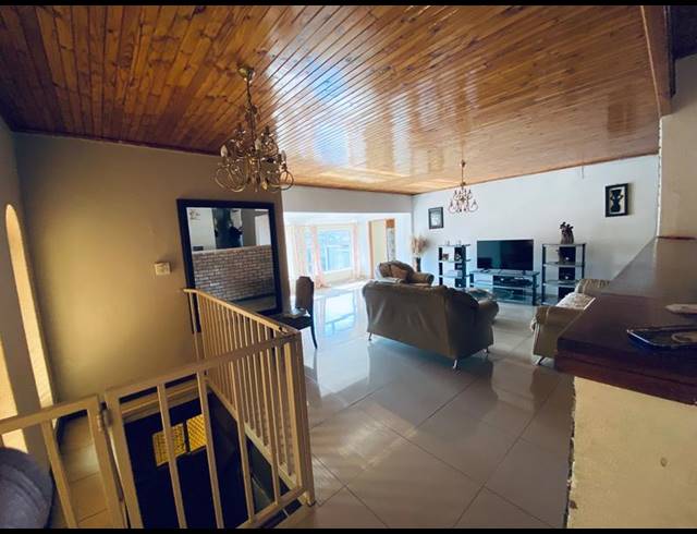 5 BEDROOM HOUSE FOR SALE IN BASSONIA